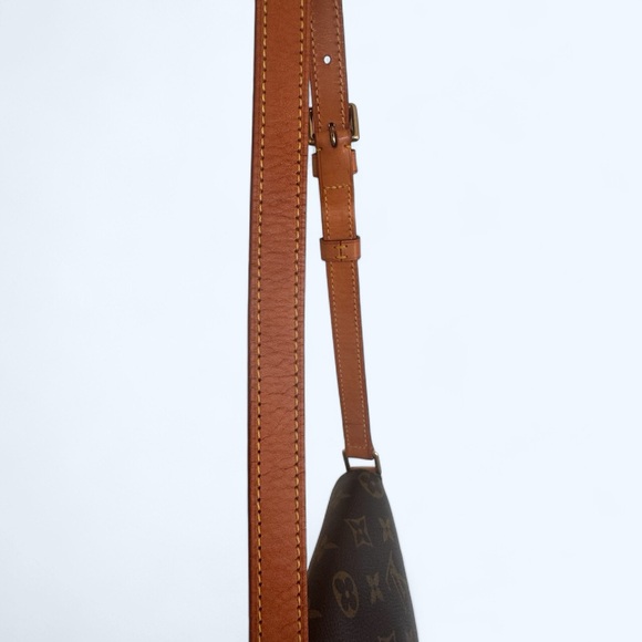 Louis Vuitton Monogram Musette Salsa PM Shoulder Bag w/ Dust Bag - Picture 6 of 11